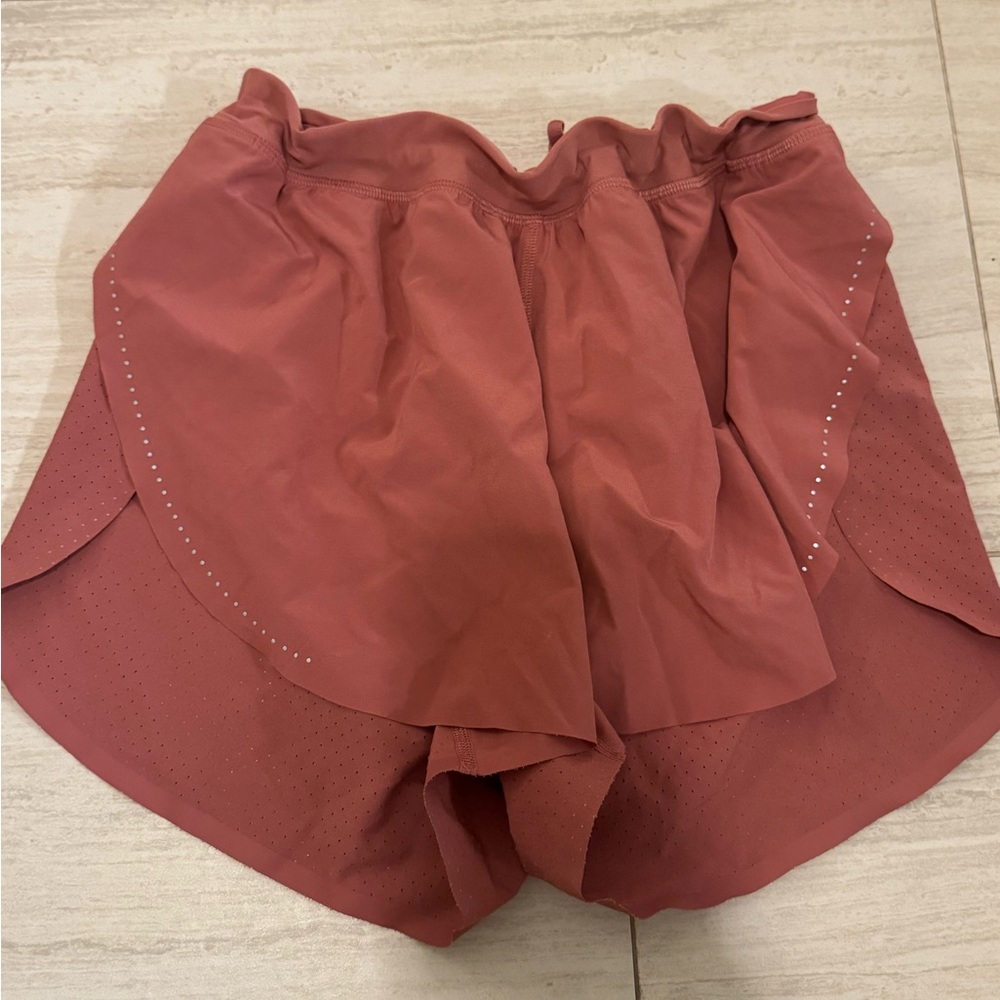 lululemon athletica blush Athletic Shorts sz 6